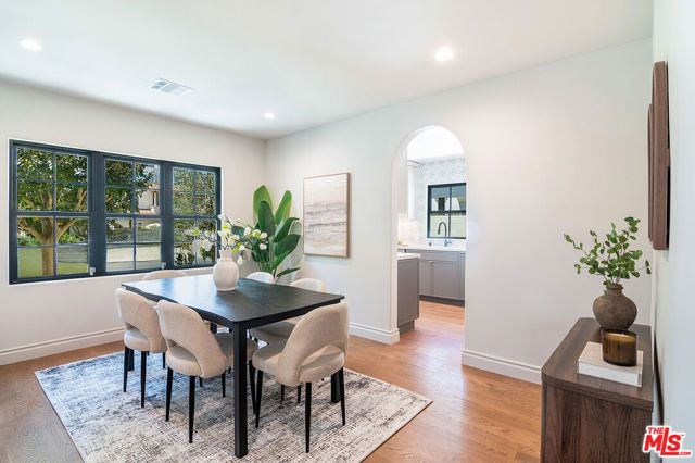 6417 Lindenhurst Avenue, Los Angeles, CA 90048