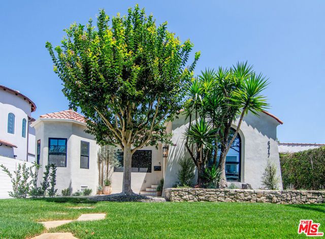 6417 Lindenhurst Avenue, Los Angeles, CA 90048