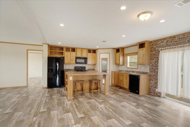 8791 County Road 1143, Celeste, TX 75423
