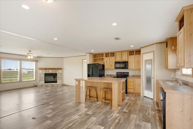 8791 County Road 1143, Celeste, TX 75423