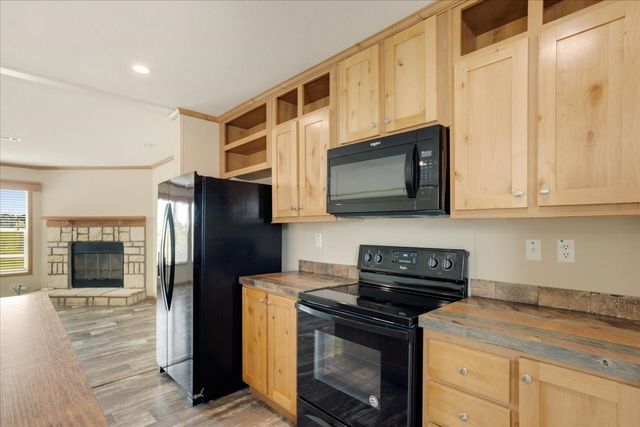 8791 County Road 1143, Celeste, TX 75423