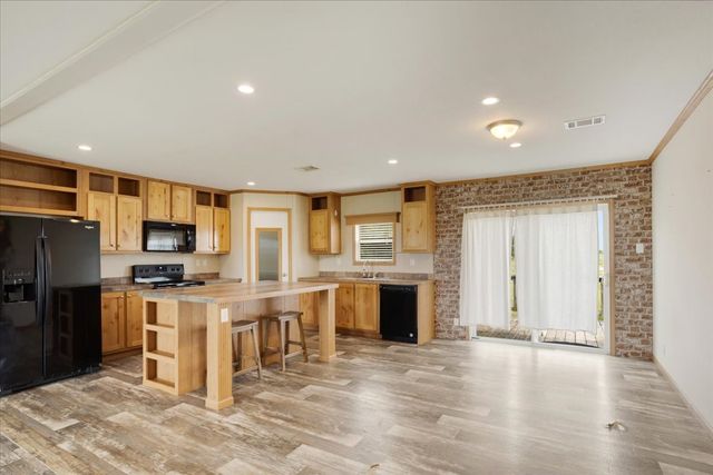 8791 County Road 1143, Celeste, TX 75423