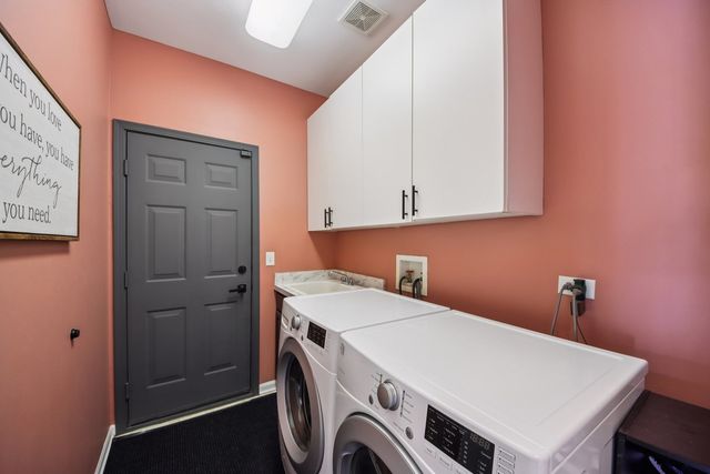 1138 Ridgewood Circle, Lake In The Hills, IL 60156