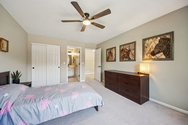 1138 Ridgewood Circle, Lake In The Hills, IL 60156