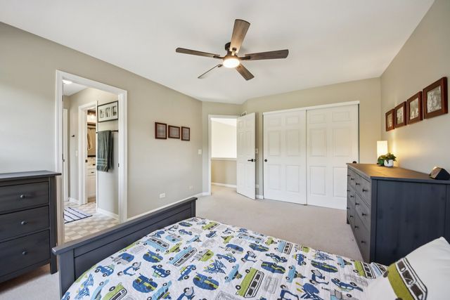 1138 Ridgewood Circle, Lake In The Hills, IL 60156