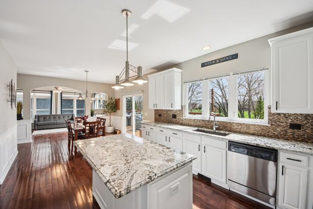 1138 Ridgewood Circle, Lake In The Hills, IL 60156