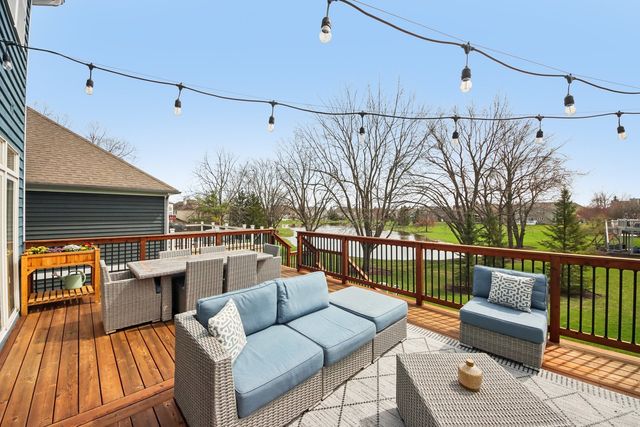 1138 Ridgewood Circle, Lake In The Hills, IL 60156