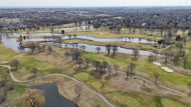 1138 Ridgewood Circle, Lake In The Hills, IL 60156