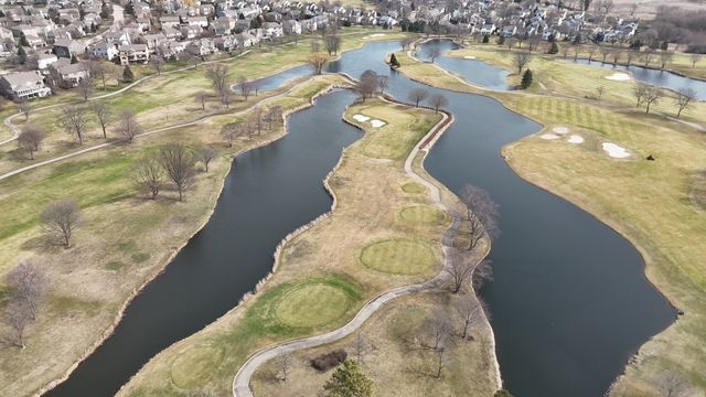 1138 Ridgewood Circle, Lake In The Hills, IL 60156