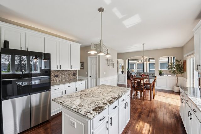 1138 Ridgewood Circle, Lake In The Hills, IL 60156