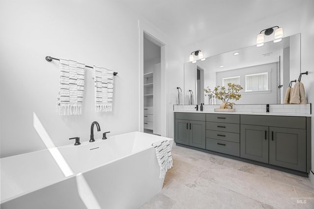 4268 N Sunny Side Avenue, Meridian, ID 83646