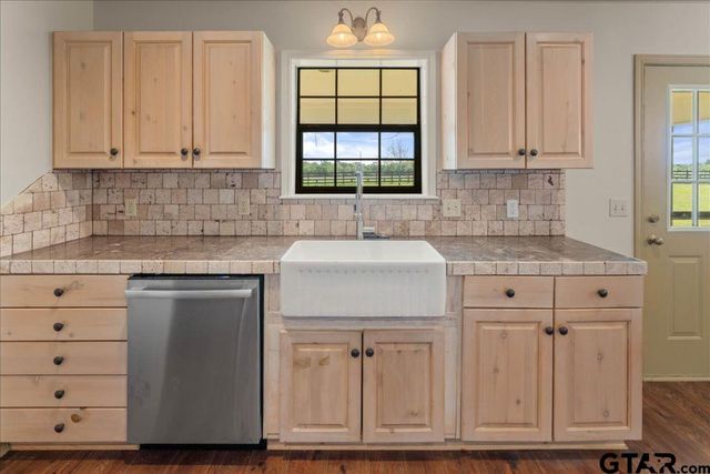 4121 S HWY 37, Mineola, TX 75773