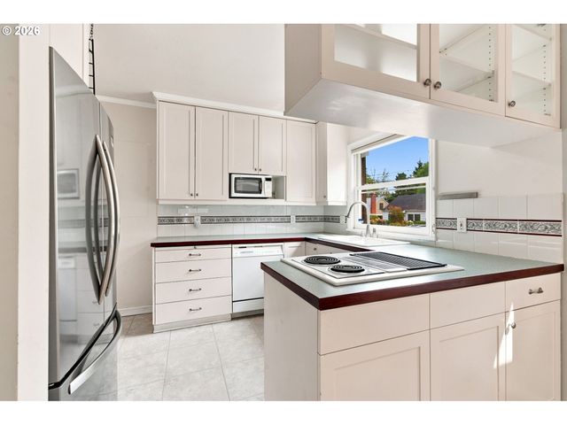 2045 N BLANDENA St, Portland, OR 97217