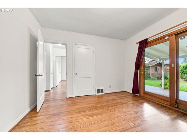2045 N BLANDENA St, Portland, OR 97217
