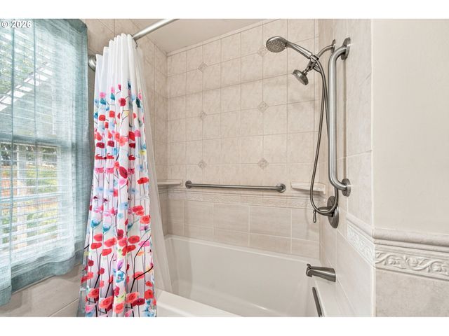 2045 N BLANDENA St, Portland, OR 97217