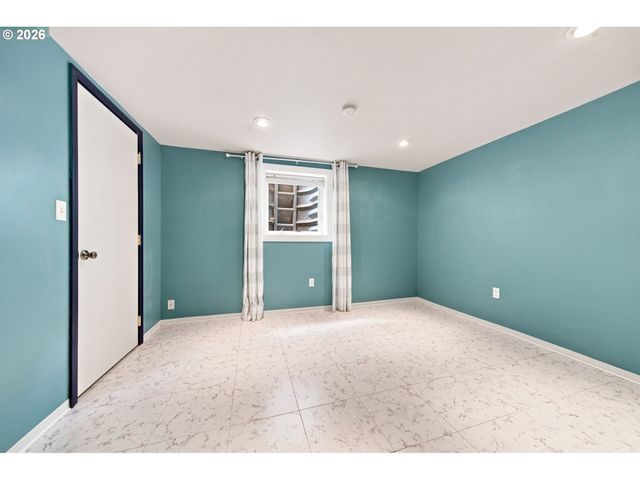 2045 N BLANDENA St, Portland, OR 97217