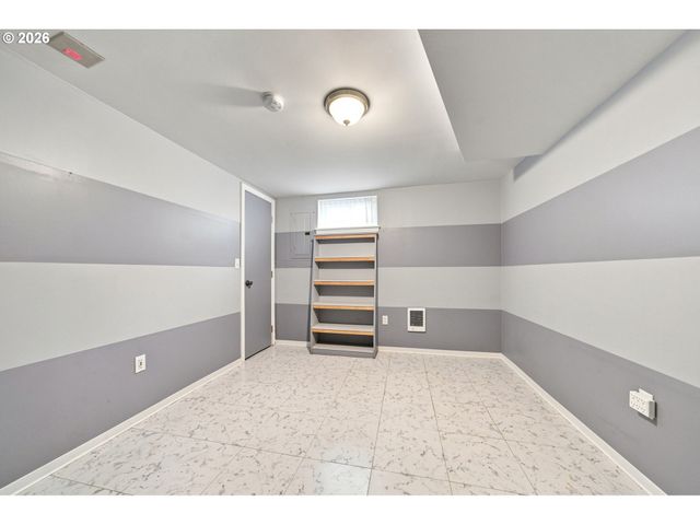 2045 N BLANDENA St, Portland, OR 97217