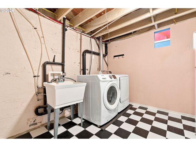 2045 N BLANDENA St, Portland, OR 97217