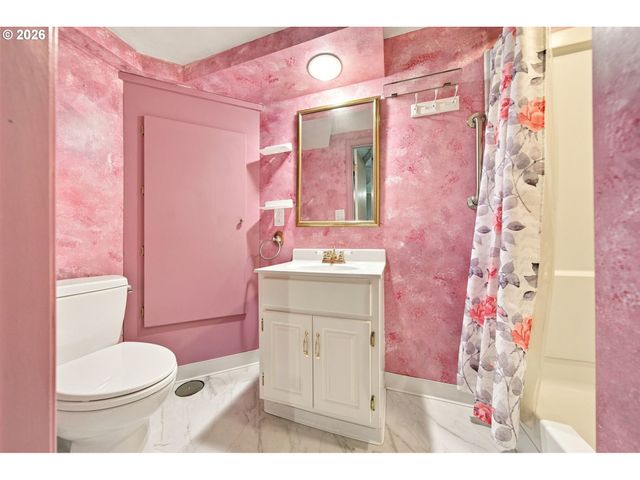 2045 N BLANDENA St, Portland, OR 97217