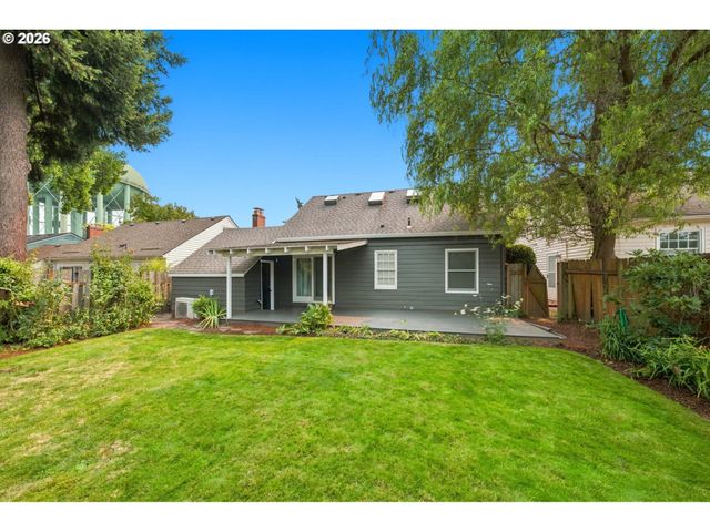 2045 N BLANDENA St, Portland, OR 97217
