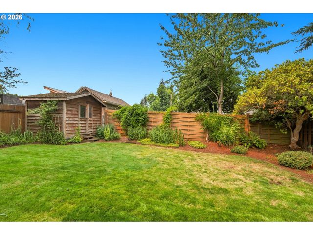 2045 N BLANDENA St, Portland, OR 97217