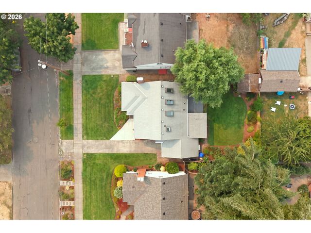 2045 N BLANDENA St, Portland, OR 97217