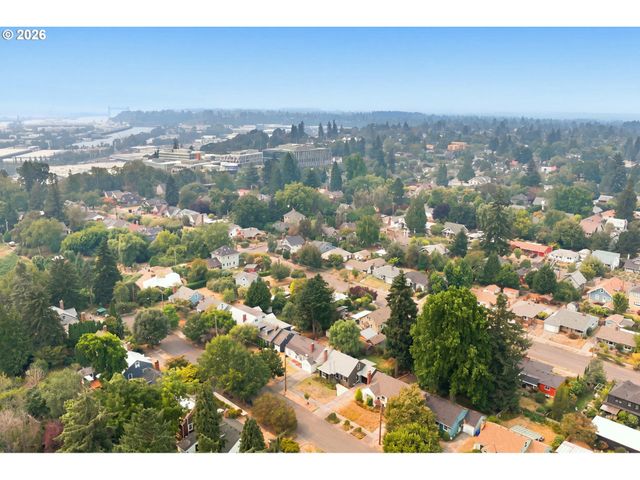 2045 N BLANDENA St, Portland, OR 97217