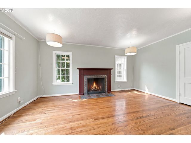2045 N BLANDENA St, Portland, OR 97217