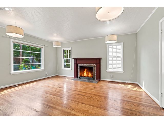 2045 N BLANDENA St, Portland, OR 97217