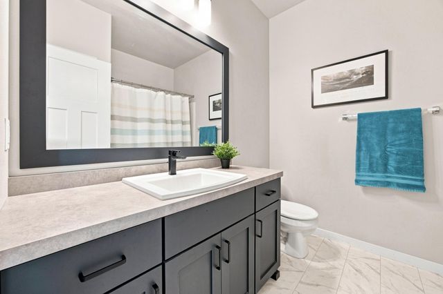 1504 75th Avenue S, Fargo, ND 58104