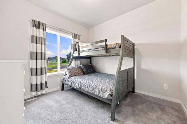 1504 75th Avenue S, Fargo, ND 58104