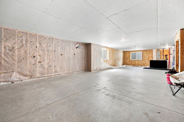 1504 75th Avenue S, Fargo, ND 58104