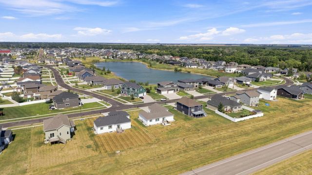 1504 75th Avenue S, Fargo, ND 58104