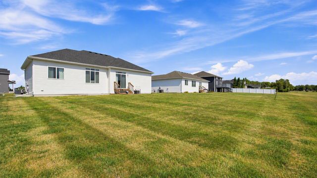 1504 75th Avenue S, Fargo, ND 58104