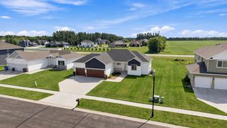 1504 75th Avenue S, Fargo, ND 58104