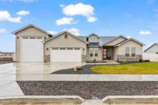 E 300 Ian Ave, Ellensburg, WA 98926