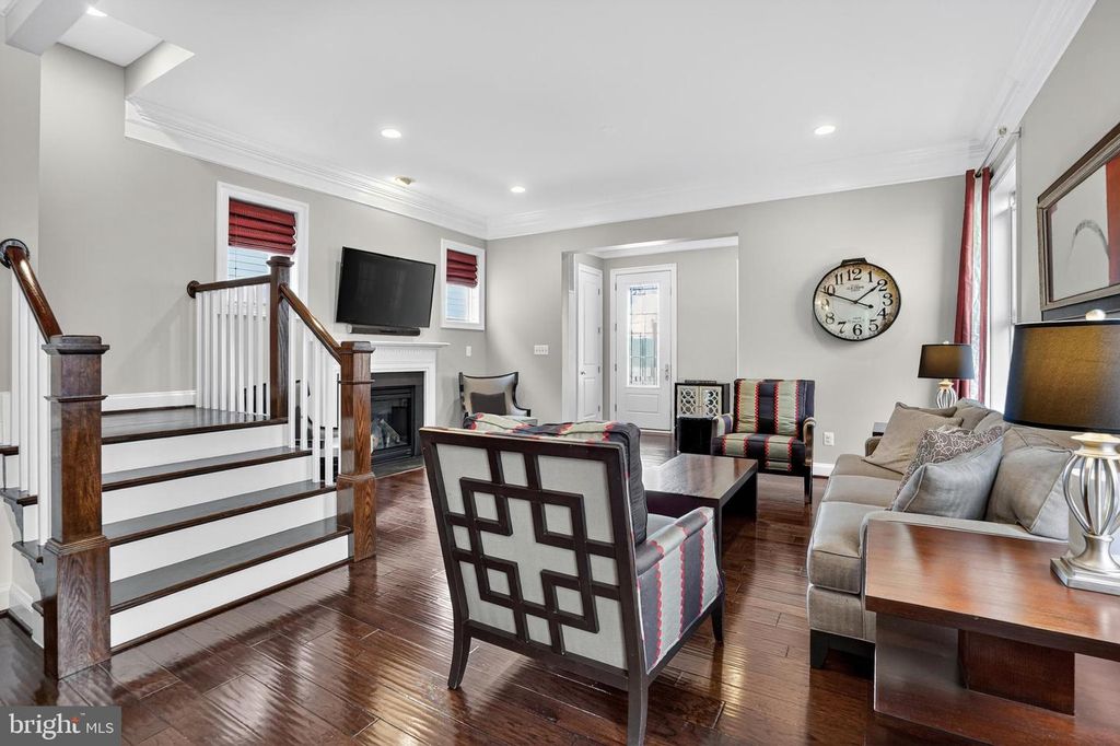 20768 EXCHANGE ST, Ashburn, VA 20147