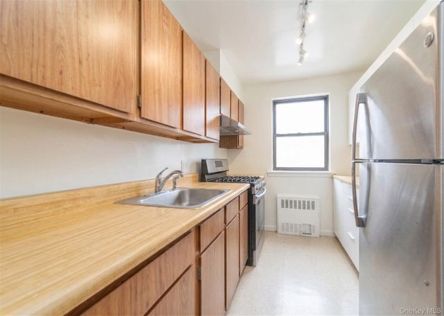 19637 69th Avenue 2F, Fresh Meadows, NY 11365