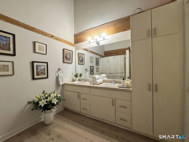 68 Thermos Avenue 109D, Norwich, CT 06360