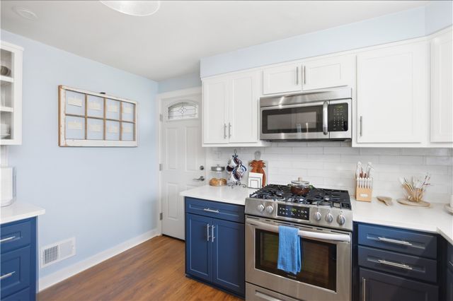 4353 E Barlind Dr, Whitehall, PA 15227