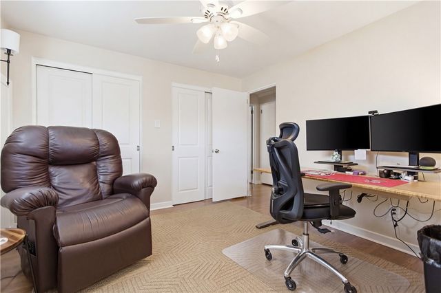 4353 E Barlind Dr, Whitehall, PA 15227