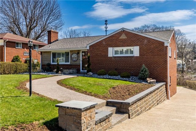 4353 E Barlind Dr, Whitehall, PA 15227