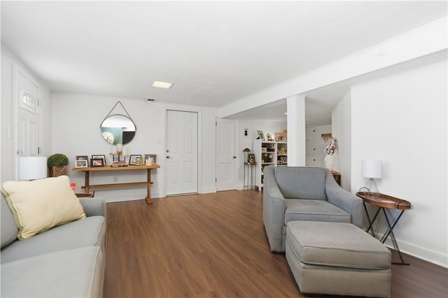 4353 E Barlind Dr, Whitehall, PA 15227