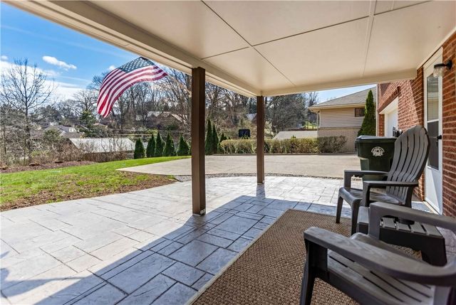 4353 E Barlind Dr, Whitehall, PA 15227