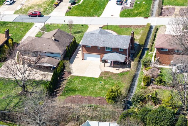 4353 E Barlind Dr, Whitehall, PA 15227