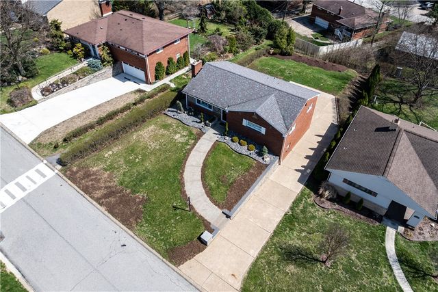 4353 E Barlind Dr, Whitehall, PA 15227