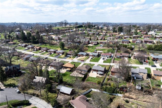 4353 E Barlind Dr, Whitehall, PA 15227