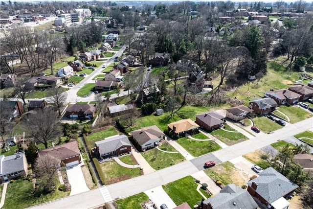 4353 E Barlind Dr, Whitehall, PA 15227