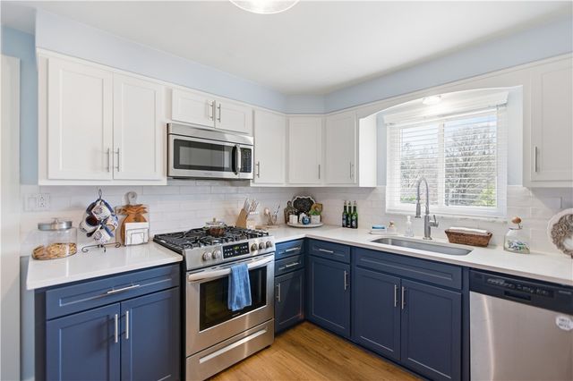 4353 E Barlind Dr, Whitehall, PA 15227