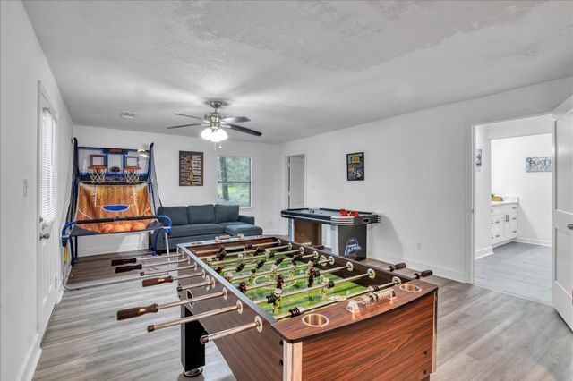 561 Brandon Road, Conroe, TX 77302